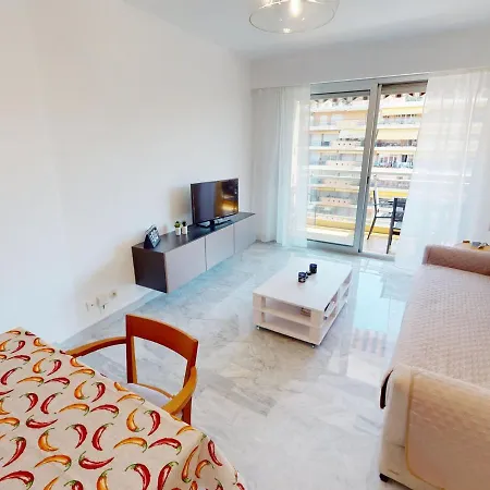 Spacieux 2p Climatise Avec Terrasses Et Garage, Proche Centre De Et Plages - Fr-1-196-332 *