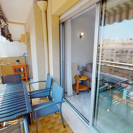 Spacieux 2p Climatise Avec Terrasses Et Garage, Proche Centre De Et Plages - Fr-1-196-332