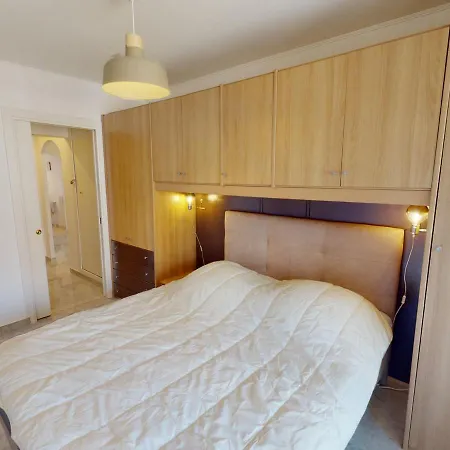 Spacieux 2p Climatise Avec Terrasses Et Garage, Proche Centre De Et Plages - Fr-1-196-332 Appartement